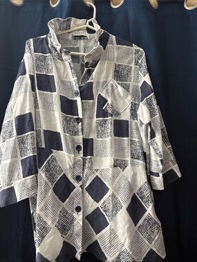 Lightweight Checked Button-Down Shirt Jacket — Navy and White